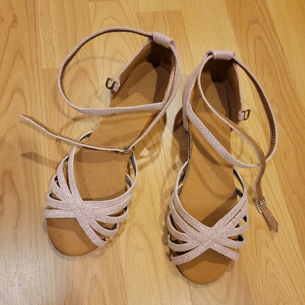 Dance shoes 🩰 for girls. New.